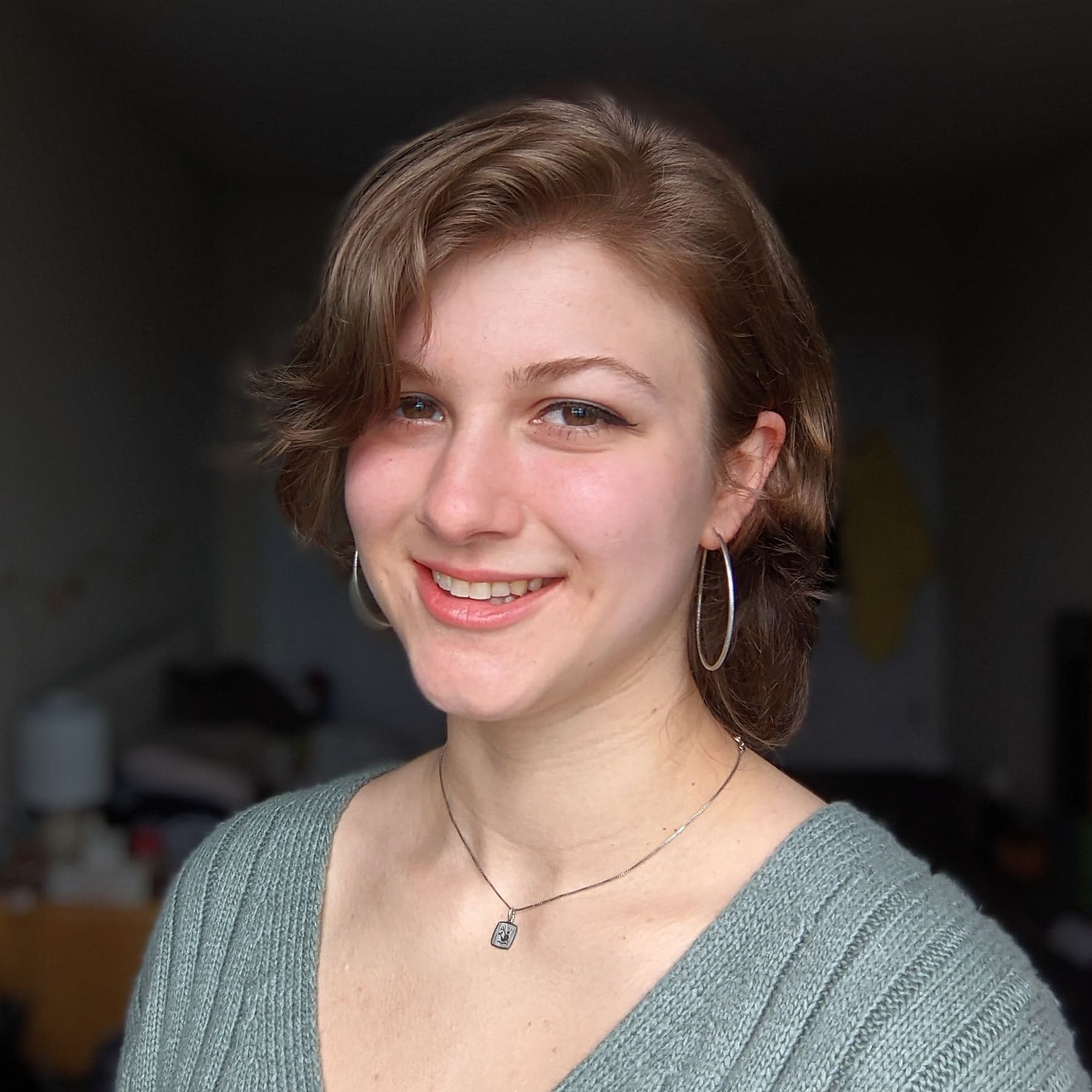 shoulders up picture of Jessica Leishman